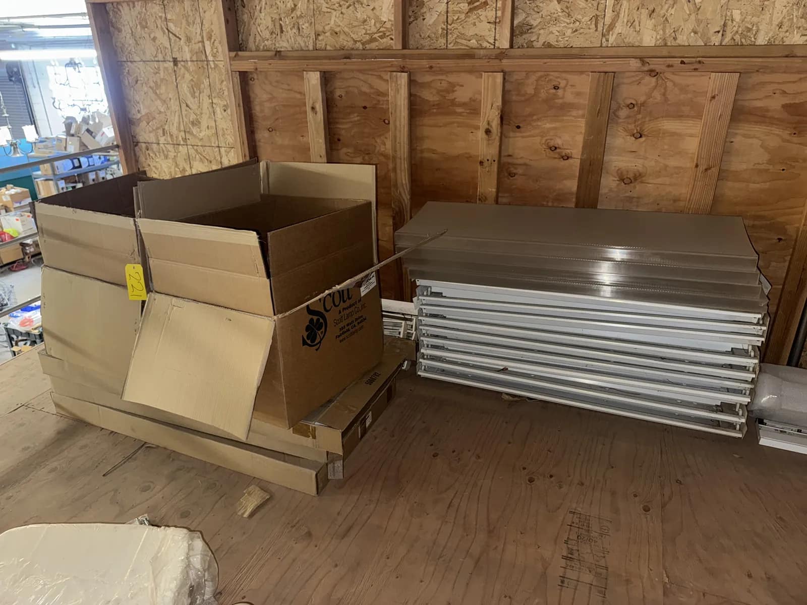 bulk-lot-scott-architectural-lighting-fluorescent-fixtures-and-more-5eb8e3