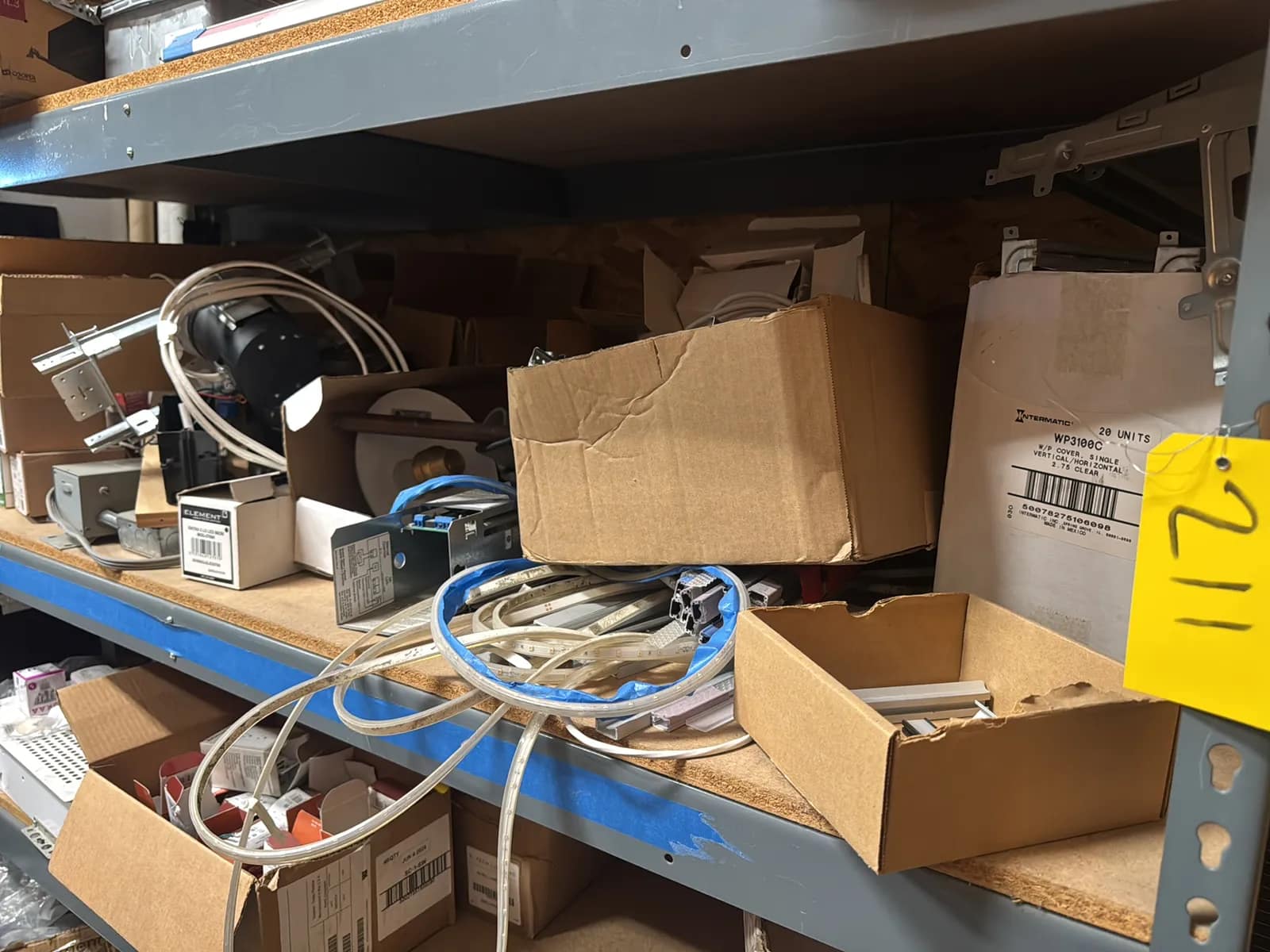 contents-of-1-shelf-recessed-lighting-fixtures-downlights-leds-and-more-mu9516zb