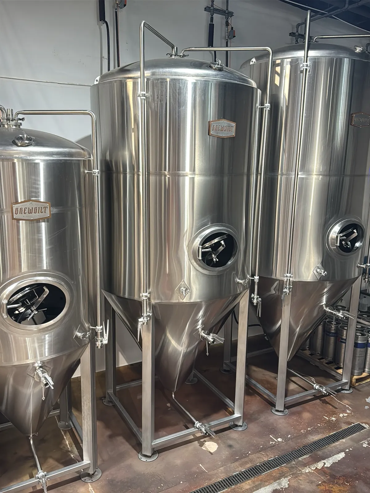 2022-brewbilt-40-bbl-stainless-steel-jacketed-fermentation-tank-mugfsxg5