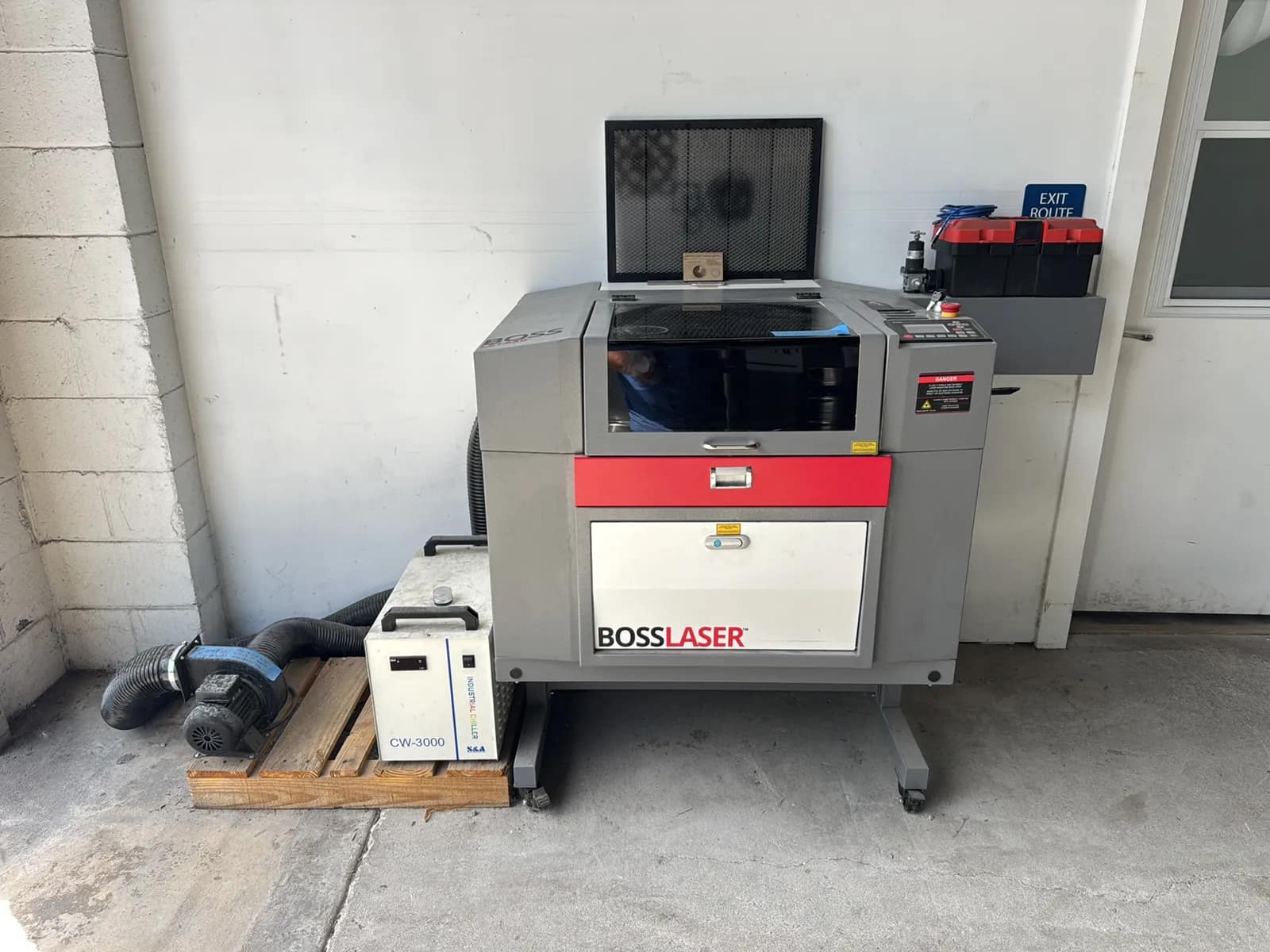 boss-ls1420-laser-cutter-and-engraver-with-exhaust-system-and-control-unit-mugg2d93