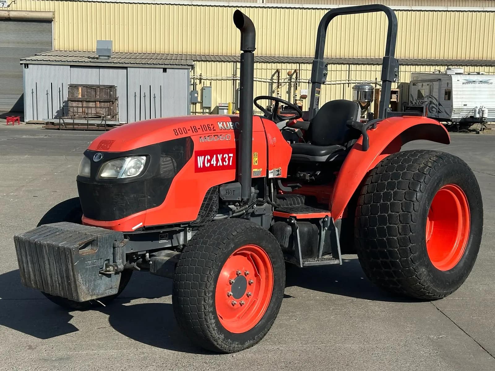 2017-kubota-m6060hd-4wd-utility-tractor-mudmxe9p