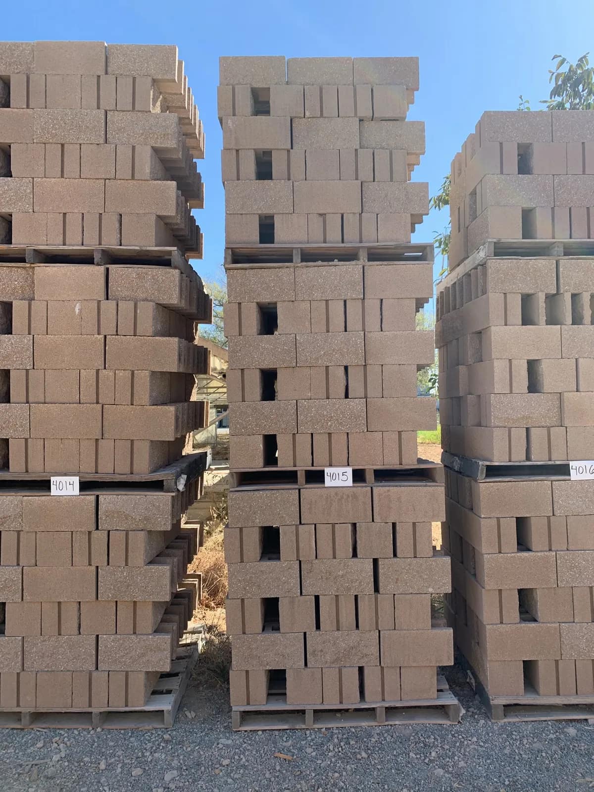 3-pallets-8x8x16-split-one-side-open-end-standard-tan-d31268