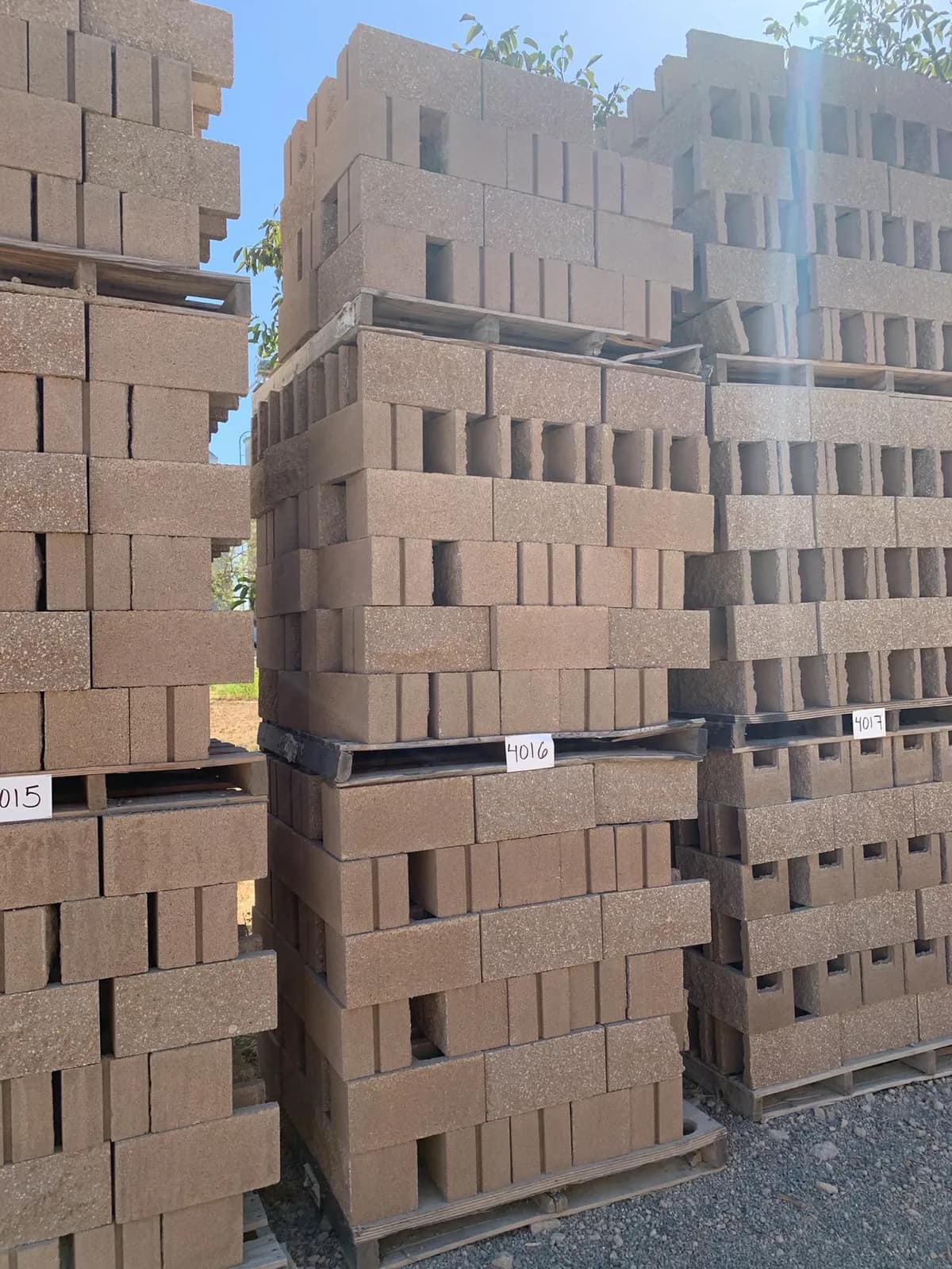 3-pallets-8x8x16-split-one-side-open-end-standard-tan-8866f2