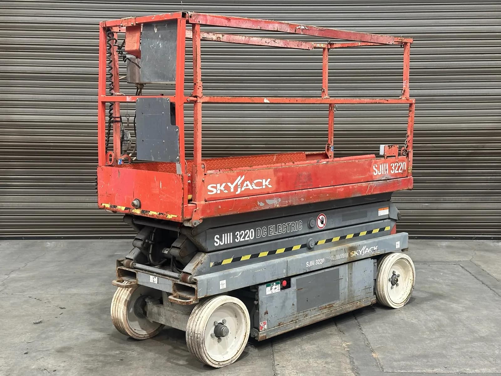 skyjack-sjiii3220-electric-scissor-lift-muq5laqv