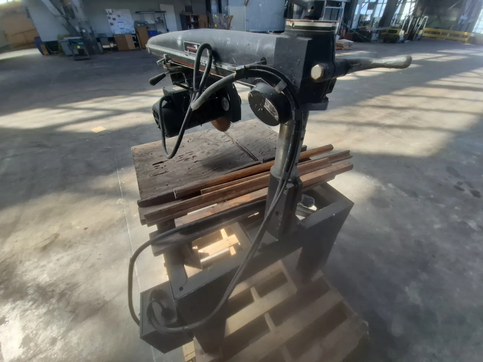 1-radial-arm-saw-the-original-saw-co-mva2i441
