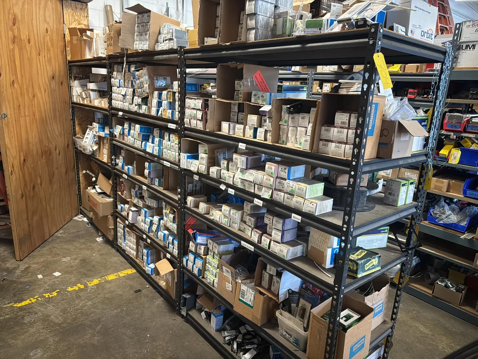 3-adjustable-metal-shelving-units-contents-not-included-mv6uiibb