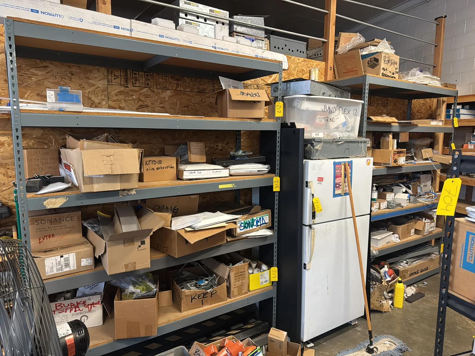 2-adjustable-metal-shelving-units-contents-not-included-mv6uiska