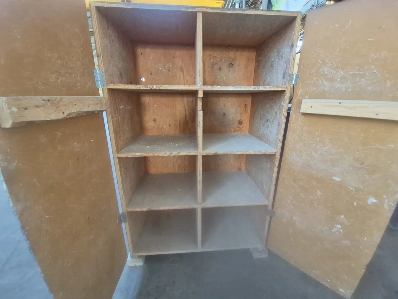 1-wooden-storage-cabinet-with-eight-compartments-and-double-doors-eeeee5