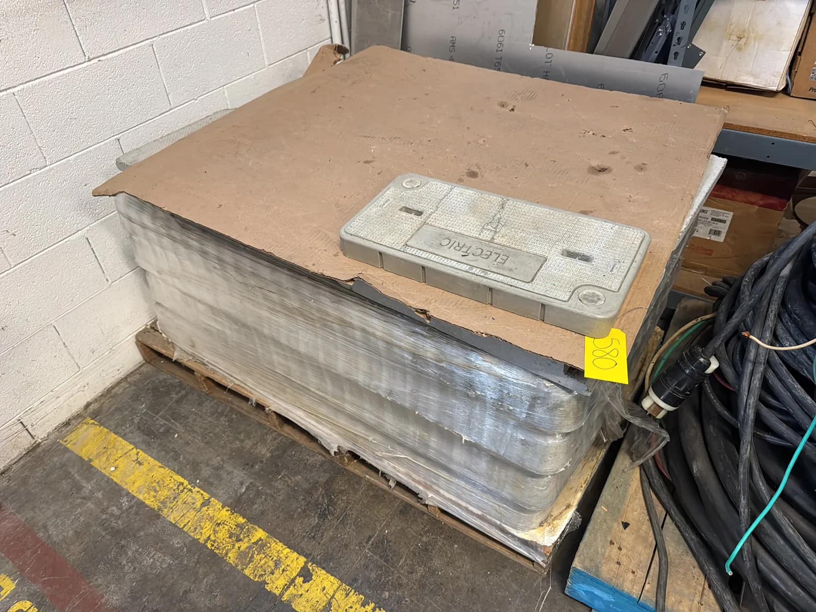 contents-of-pallet-christy-box-lids-0580-1792699670297-mvjz3ift