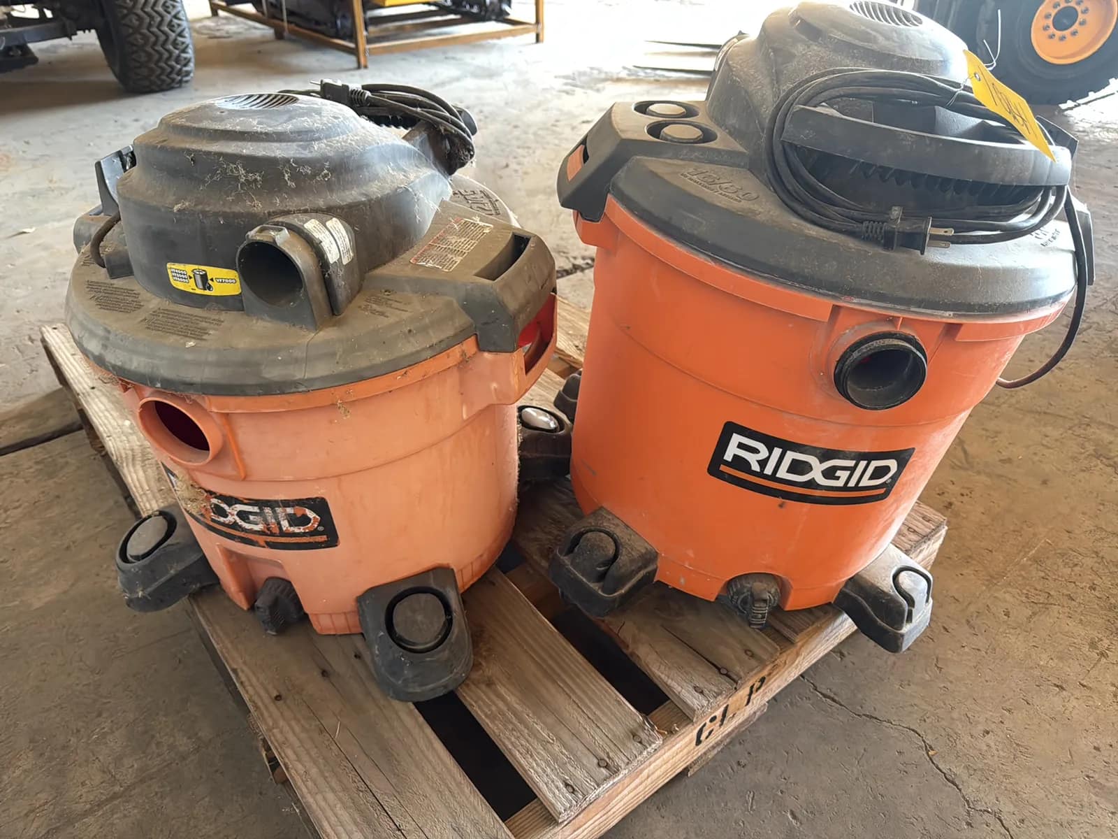 2-rigid-wet-dry-vacs-6163ea