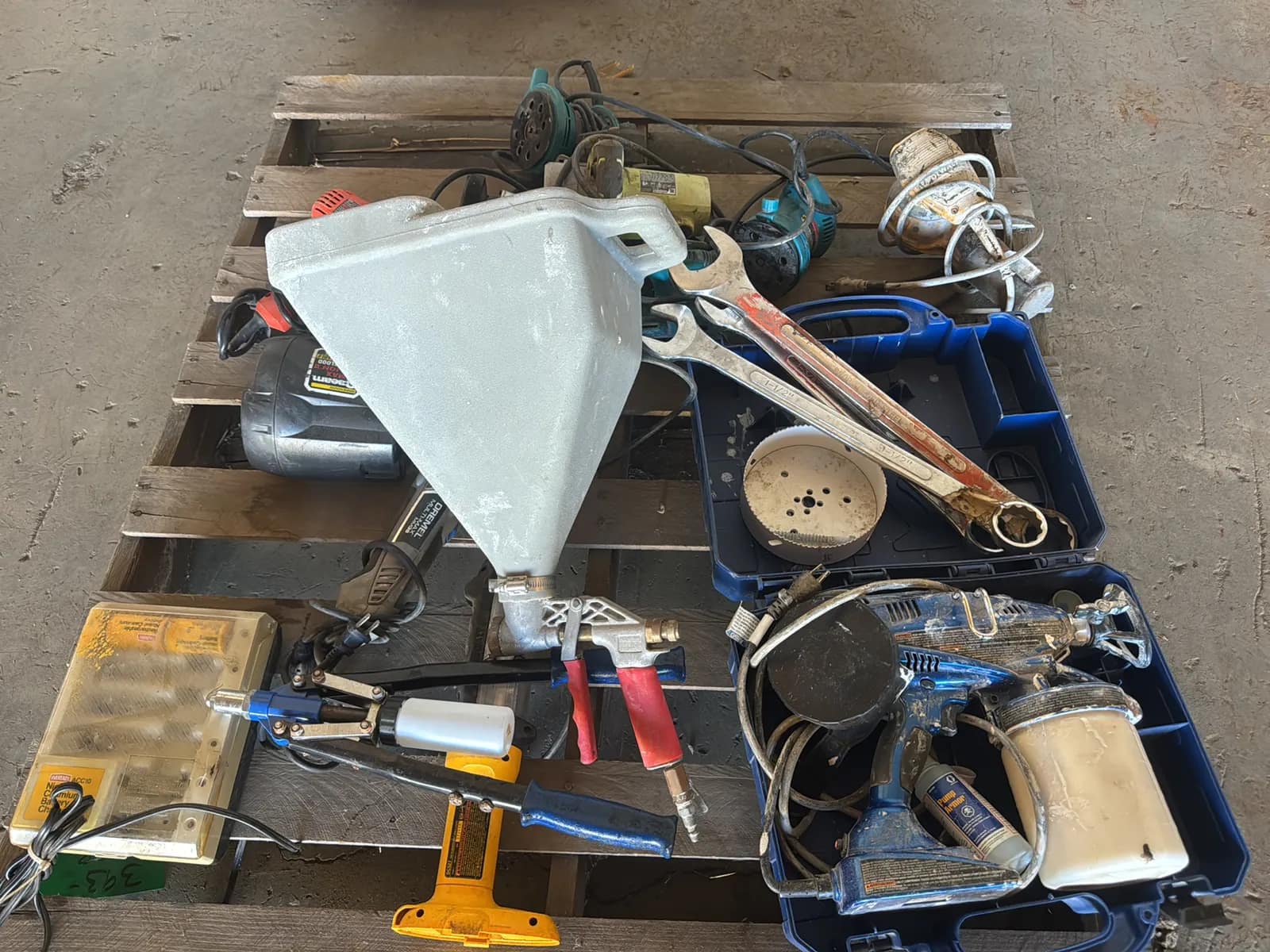 pallet-of-assorted-corded-tools-spray-gun-and-more-a3a223