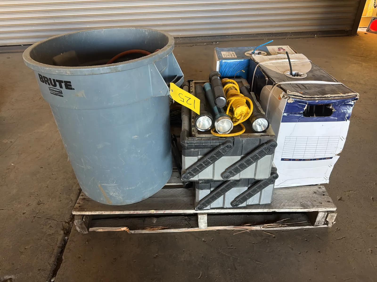 pallet-of-assorted-extension-cords-parts-boxes-internet-cable-and-more-0db717