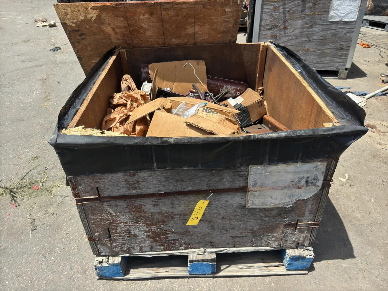 contents-of-crate-assorted-cummins-core-parts-mvtlov70