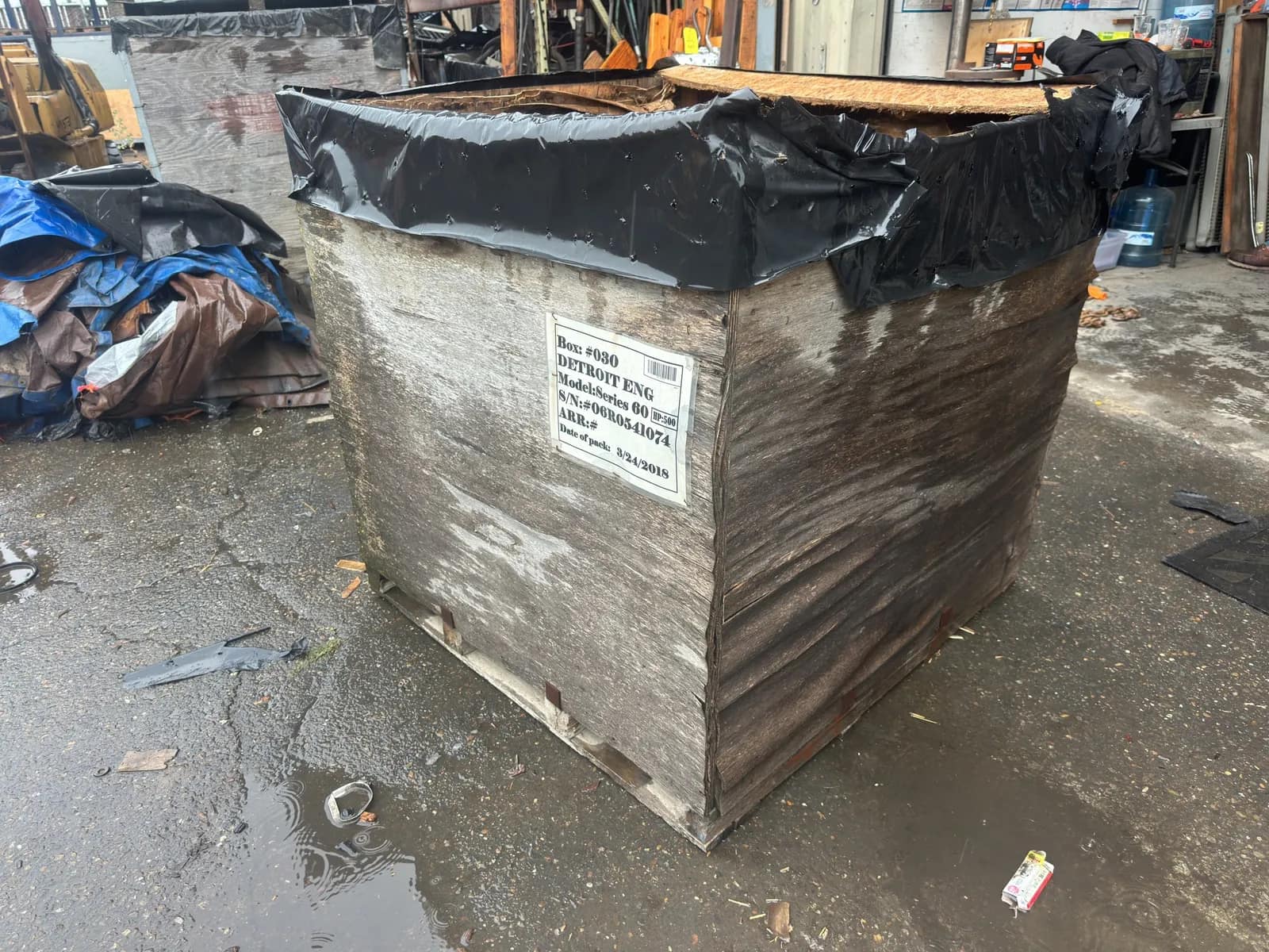 contents-of-crate-assorted-detroit-diesel-engine-core-parts-mvtloykh